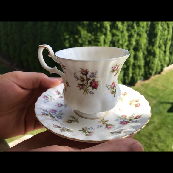 Tea cup - Picture 3 of 3